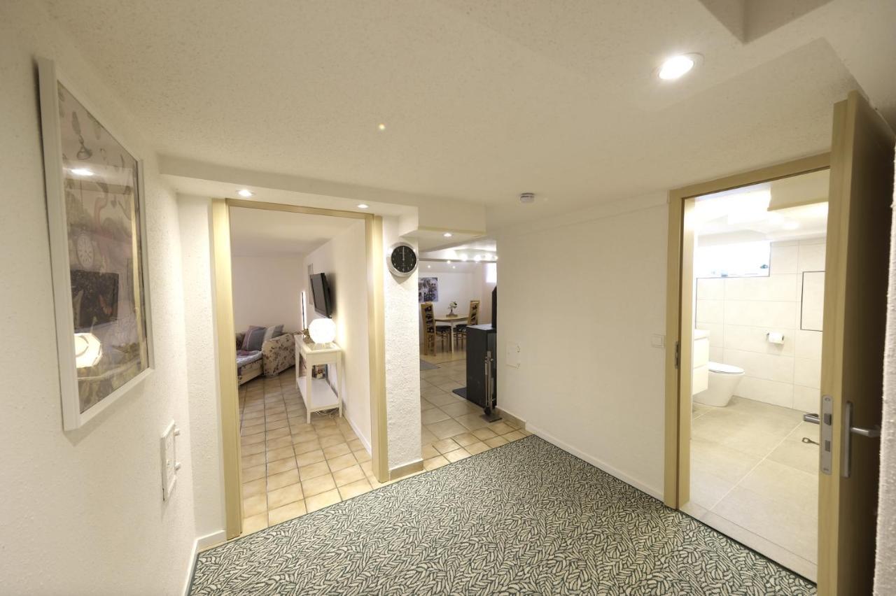 Großzügige und gemütliche 2 Zimmer Ferienwohnung nahe Alz und Chiemsee Tacherting Exterior foto