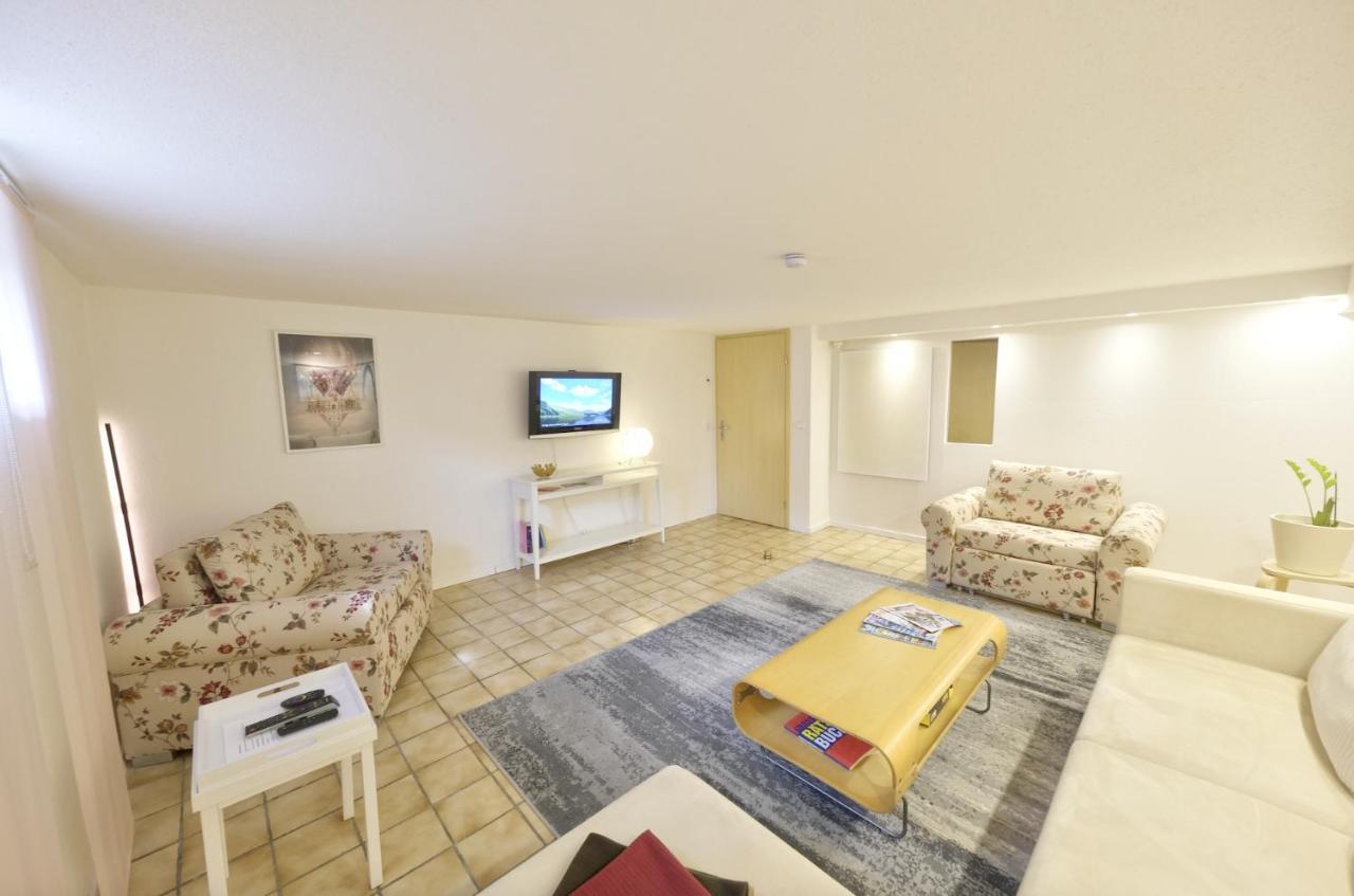 Großzügige und gemütliche 2 Zimmer Ferienwohnung nahe Alz und Chiemsee Tacherting Exterior foto